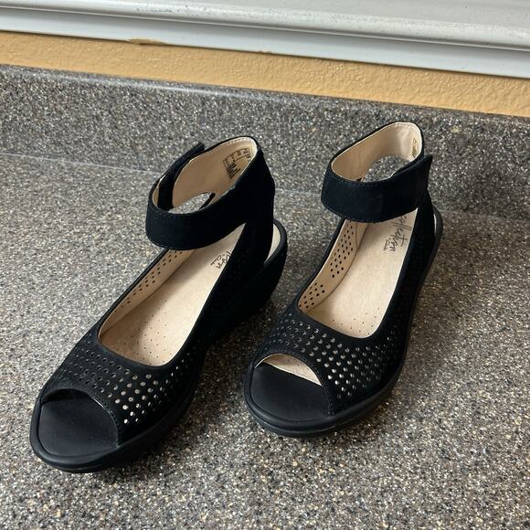 Clarks Womens Size 6 M Black Suede Sling Back Ankle Strap Peep Toe Wedge Sandals - Picture 3 of 11